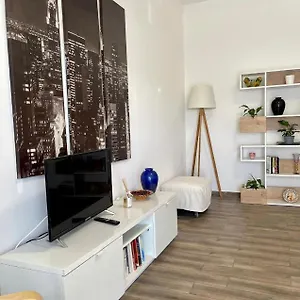 Space And Comfort In - #free Private Parking# , Milano Italia